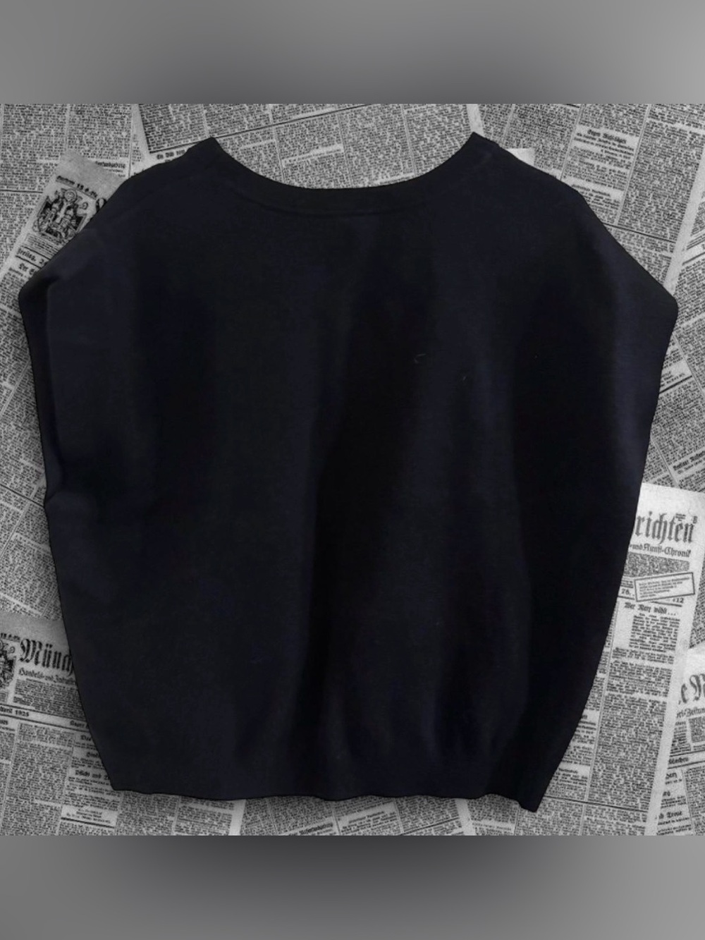 Anthropologie Black Crewneck Sweatshirt with Heart Patch - Picture 4 of 5